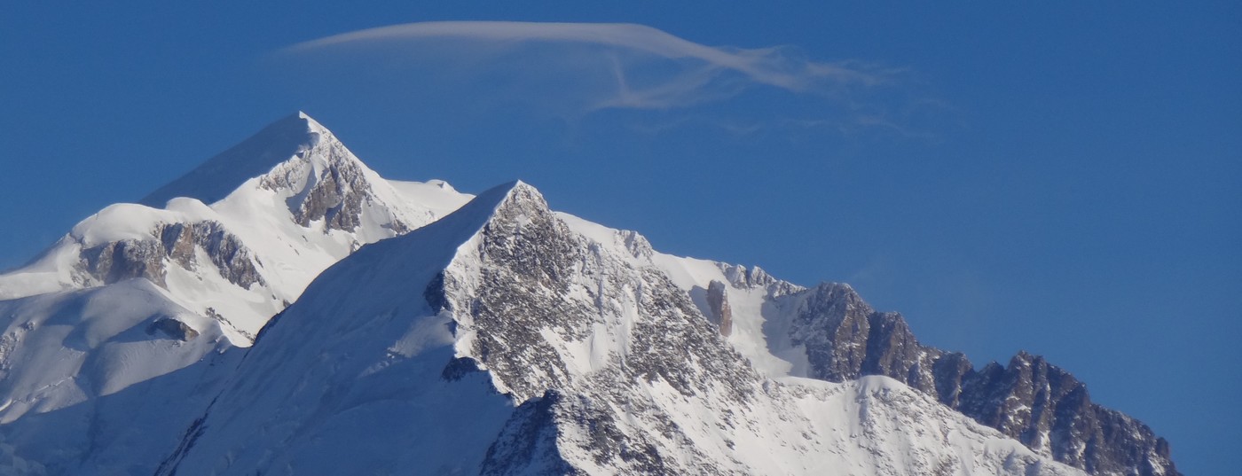 Un nuage perdu<strong> au sommet du Mont Blanc </strong>

